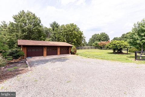 6934 Hilltop Ln, Marshall, VA 20115 photo 9