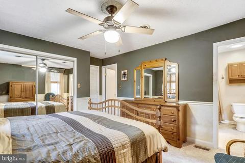 8024 Kettle Run Ct, Catlett, VA 20119 photo 17