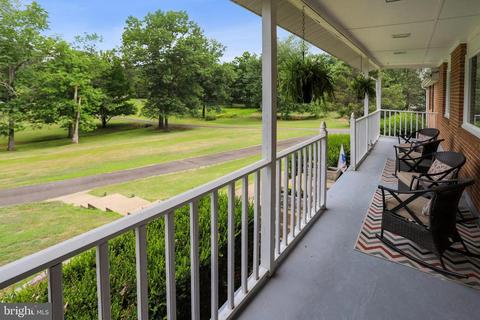 8024 Kettle Run Ct, Catlett, VA 20119 photo 4