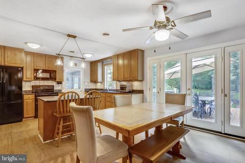 8024 Kettle Run Ct, Catlett, VA 20119 photo 11
