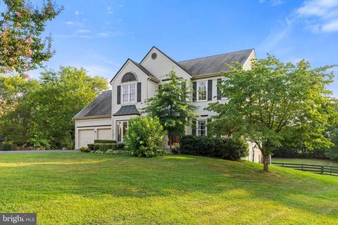 4056 Roberts Cir, Marshall, VA 20115 photo 1