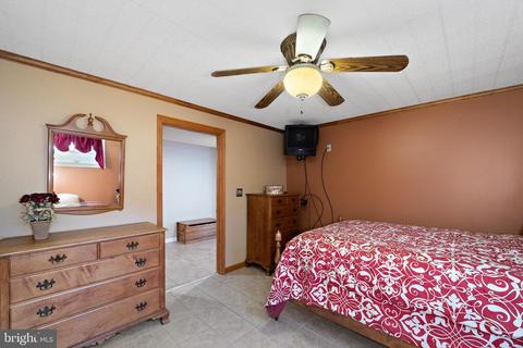4056 Roberts Cir, Marshall, VA 20115 photo 56