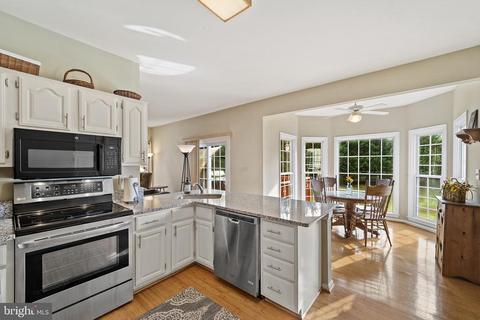 4056 Roberts Cir, Marshall, VA 20115 photo 10