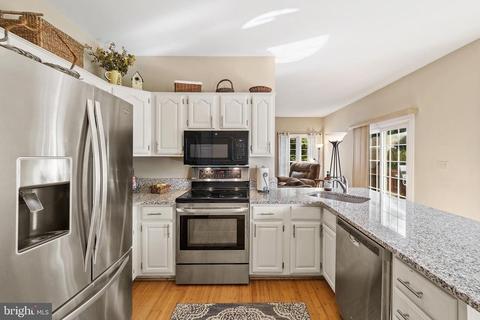 4056 Roberts Cir, Marshall, VA 20115 photo 13