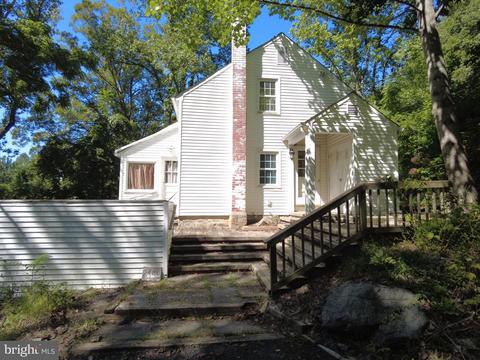 9480 Foxhunt Ln, Marshall, VA 20115 photo 1