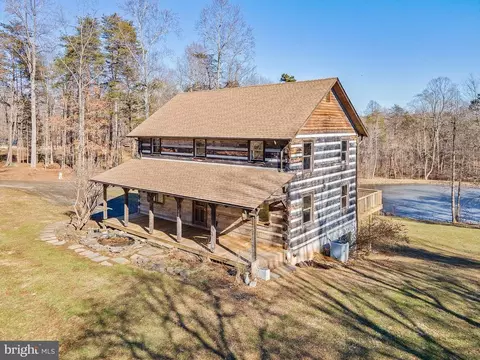 7101 Catbird Ln, Marshall, VA 20115 photo 4