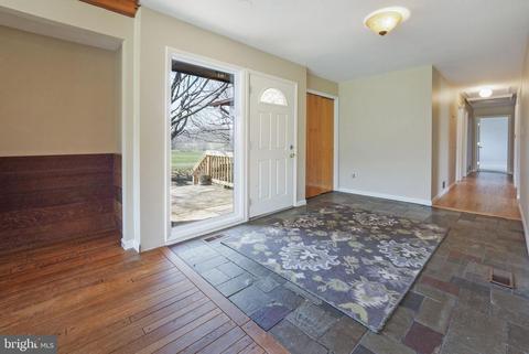 4539 Lakeside Ct, Marshall, VA 20115 photo 5