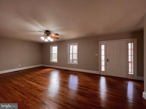 4292 Sumerduck Rd, Sumerduck, VA 22742 photo 4