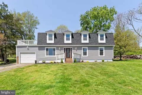 5542 Old Bust Head Rd, Broad Run, VA 20137 photo 3