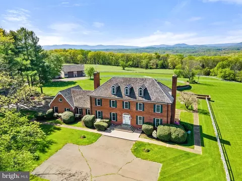 9062 Piney Mountain Rd, Warrenton, VA 20186