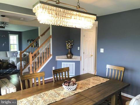 8094 Leeds Manor Rd, Marshall, VA 20115 photo 13