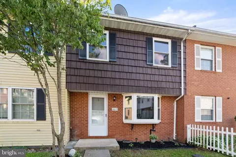 8615 Colston Ct, Marshall, VA 20115 photo 1