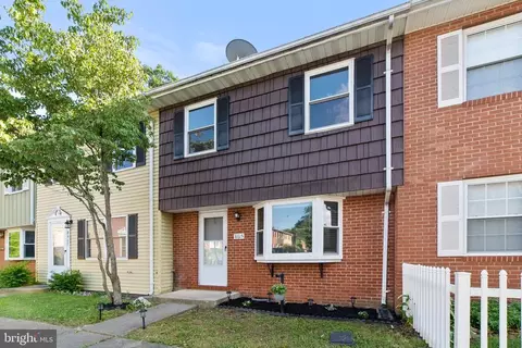 8615 Colston Ct, Marshall, VA 20115 photo 2