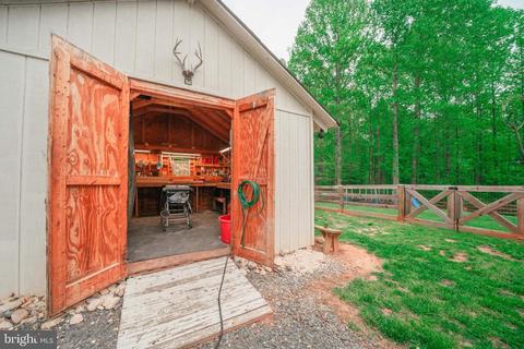 5216 Sumerduck Rd, Sumerduck, VA 22742 photo 11