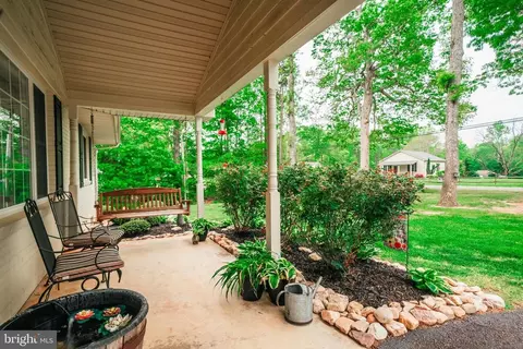 5216 Sumerduck Rd, Sumerduck, VA 22742 photo 2