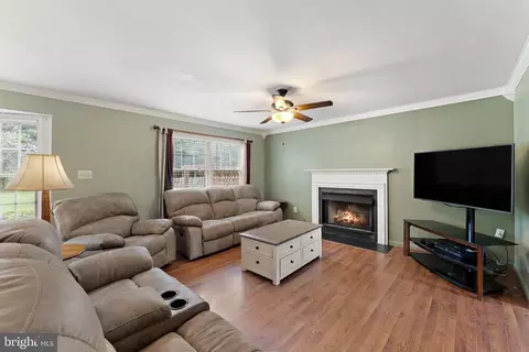 7446 Opal Ct, Warrenton, VA 20186 photo 13