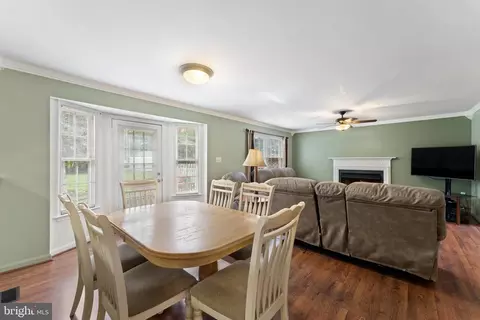 7446 Opal Ct, Warrenton, VA 20186 photo 16