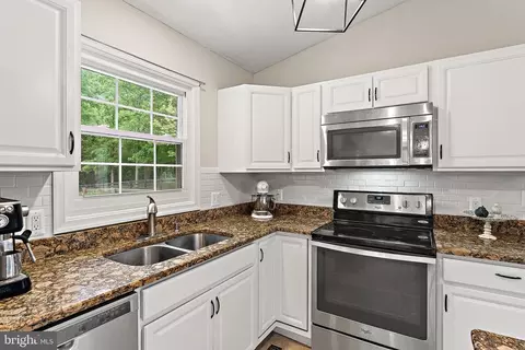 4651 Morgans Bluff Dr, Marshall, VA 20115 photo 8