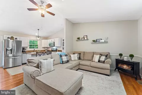 4651 Morgans Bluff Dr, Marshall, VA 20115 photo 11
