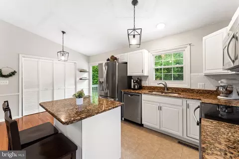 4651 Morgans Bluff Dr, Marshall, VA 20115 photo 7
