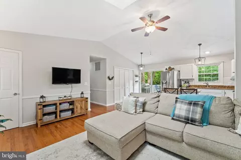 4651 Morgans Bluff Dr, Marshall, VA 20115 photo 10