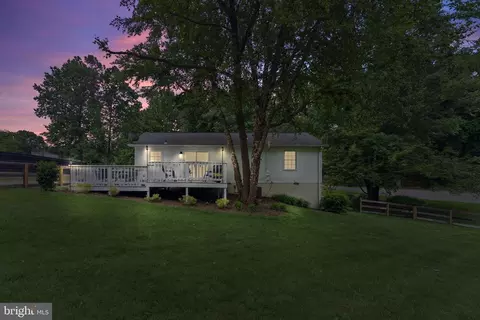 4651 Morgans Bluff Dr, Marshall, VA 20115 photo 4