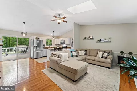 4651 Morgans Bluff Dr, Marshall, VA 20115 photo 5