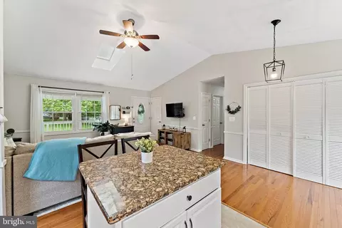 4651 Morgans Bluff Dr, Marshall, VA 20115 photo 13