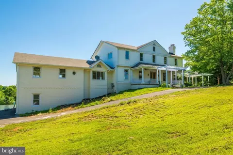 4521 Lakeside Ct, Marshall, VA 20115 photo 4