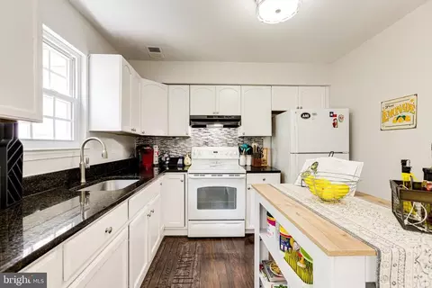 8623 Harrison Ct, Marshall, VA 20115 photo 4