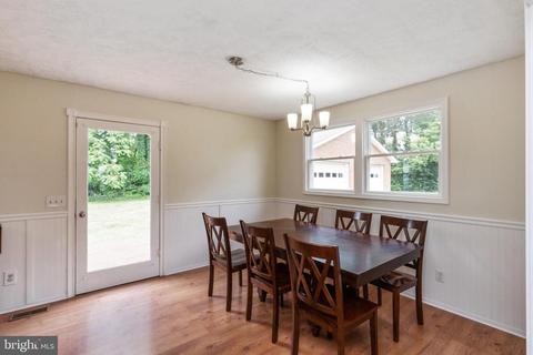 7018 Covingtons Corner Rd, Bealeton, VA 22712 photo 10