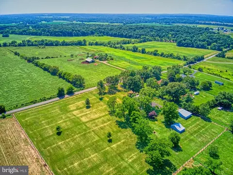 8887 Old Dumfries Rd, Catlett, VA 20119 photo 2
