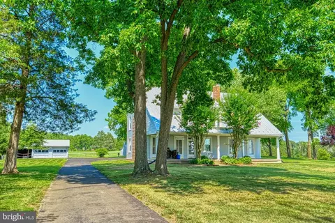 8887 Old Dumfries Rd, Catlett, VA 20119 photo 5