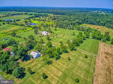 8887 Old Dumfries Rd, Catlett, VA 20119 photo 1