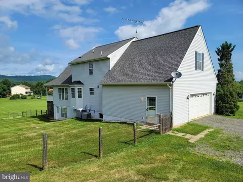 4456 Lakeside Ct, Marshall, VA 20115 photo 9