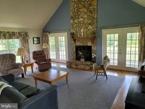 4456 Lakeside Ct, Marshall, VA 20115 photo 5