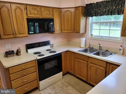 4456 Lakeside Ct, Marshall, VA 20115 photo 19