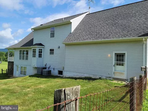 4456 Lakeside Ct, Marshall, VA 20115 photo 12