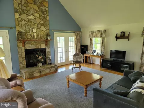 4456 Lakeside Ct, Marshall, VA 20115 photo 18