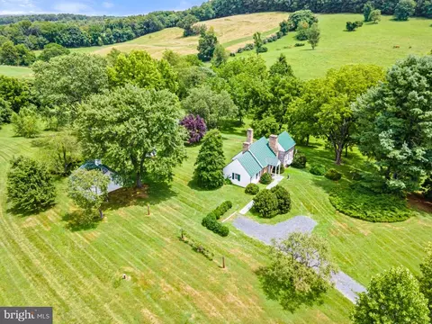 2955 Burrland Ln, The Plains, VA 20198