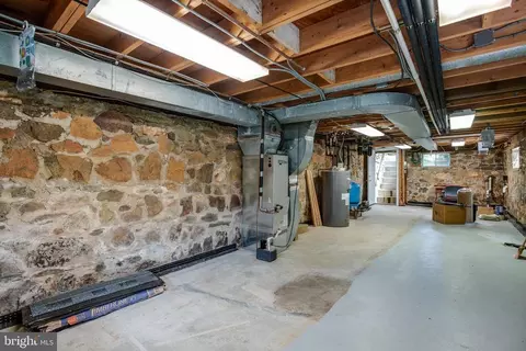 6064 Old Bust Head Rd, Broad Run, VA 20137 photo 8