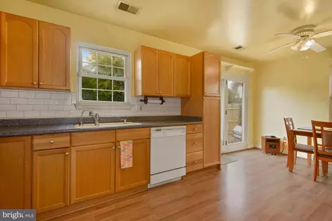 8618 Ashby Ct, Marshall, VA 20115 photo 9