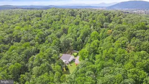 4563 Quail Run Dr, Marshall, VA 20115 photo 2