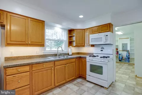 9753 Boteler Rd, Midland, VA 22728 photo 35