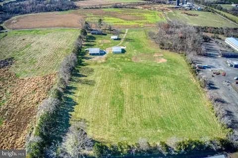9753 Boteler Rd, Midland, VA 22728 photo 6