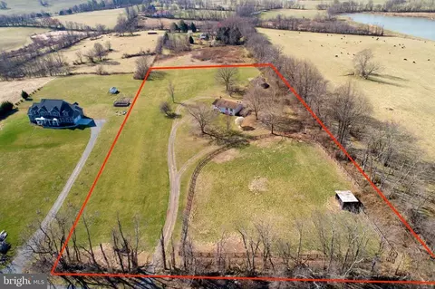 10565 Edmonds Ln, Delaplane, VA 20144 photo 4