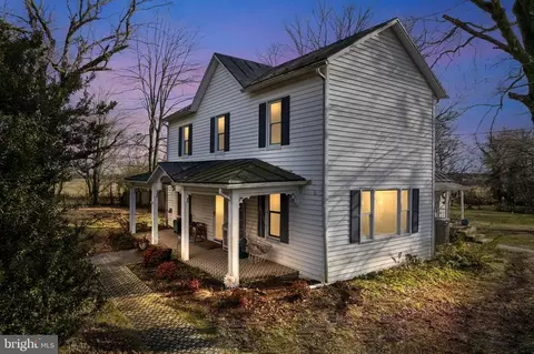 10647 Rogues Rd, Midland, VA 22728