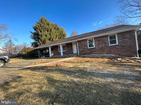 4291 Moseby St, Marshall, VA 20115 photo 1