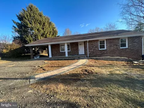 4291 Moseby St, Marshall, VA 20115 photo 3