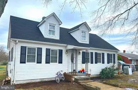308 W Bowen St W, Remington, VA 22734